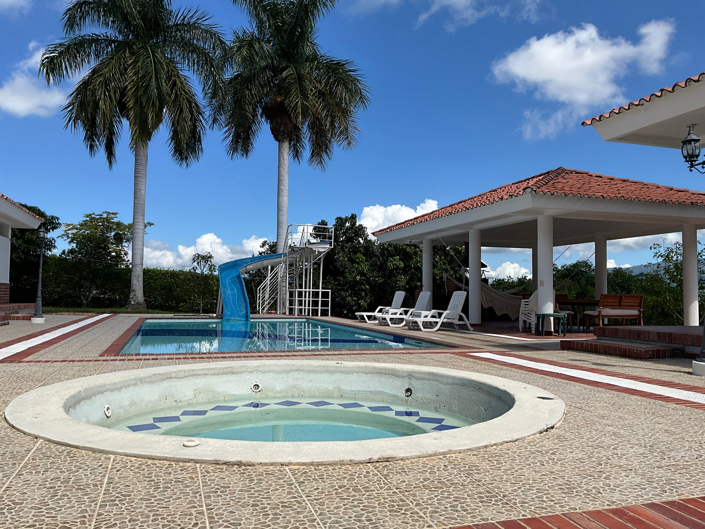 HERMOSA CASA CAMPESTRE EN LA MESA