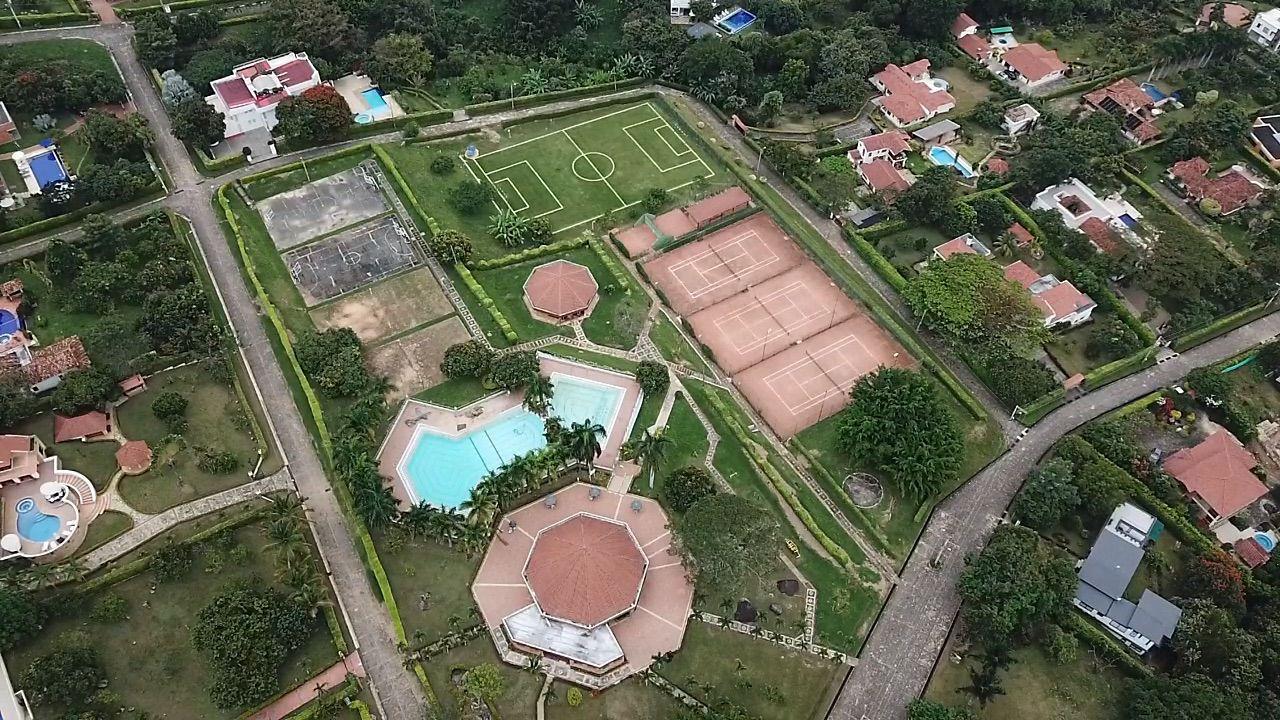 HERMOSA CASA CAMPESTRE EN LA MESA