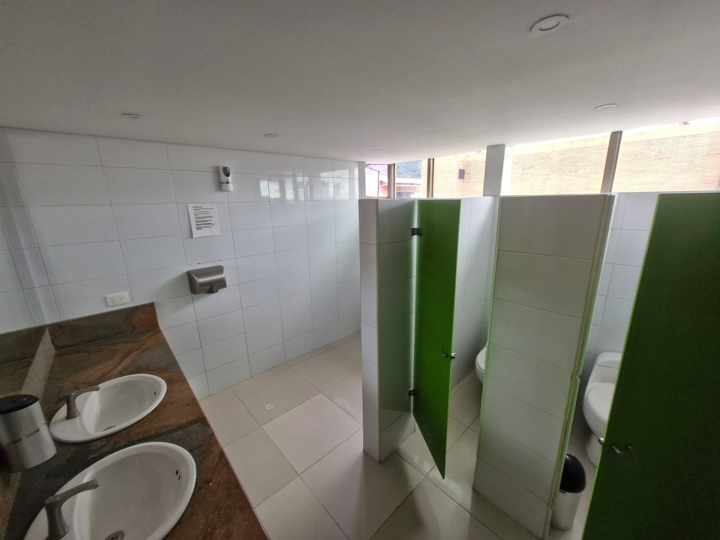 Hermosa Oficina En Arriendo