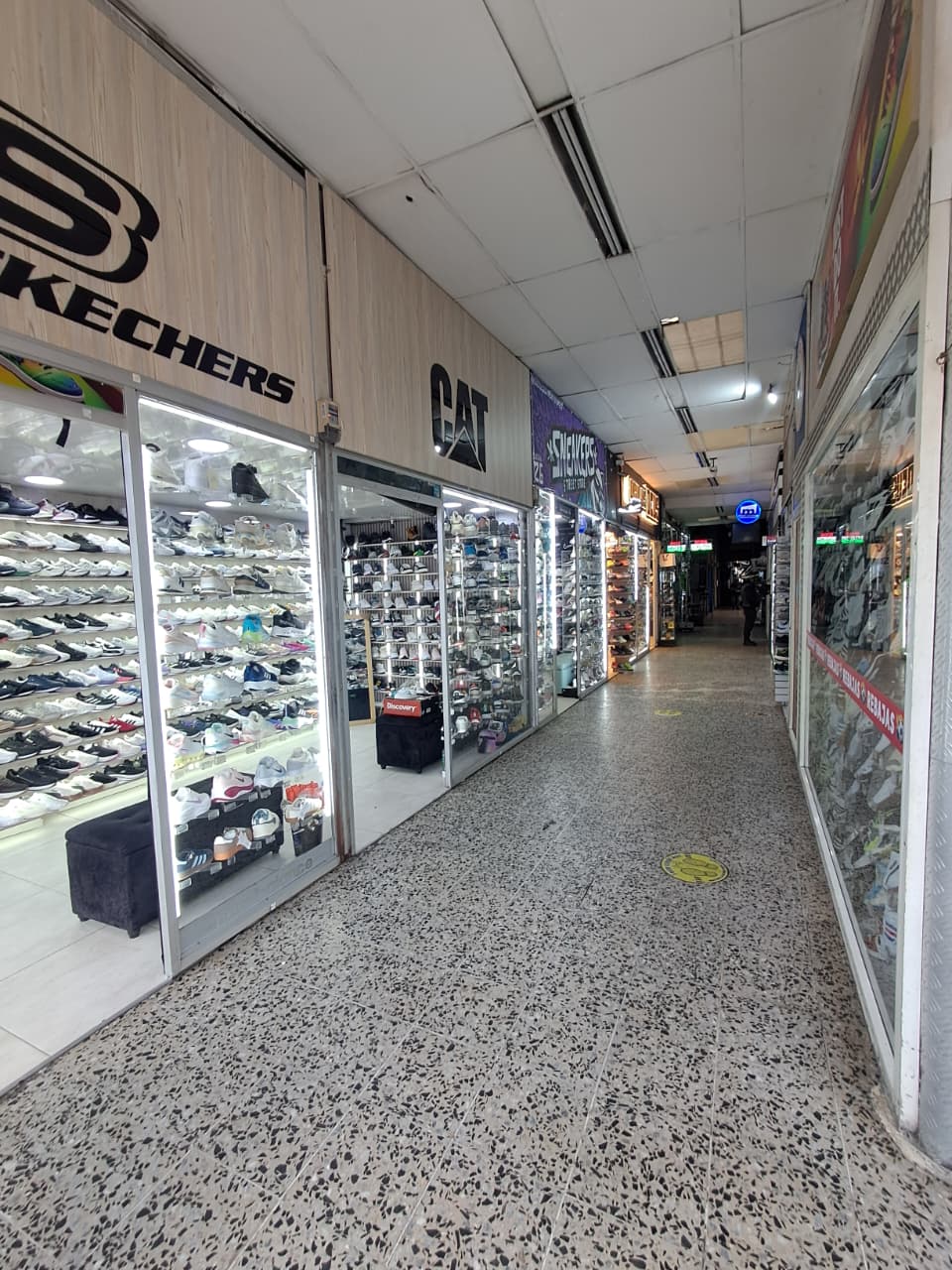 Hermosa Bodega En Arriendo En El Ricaurte