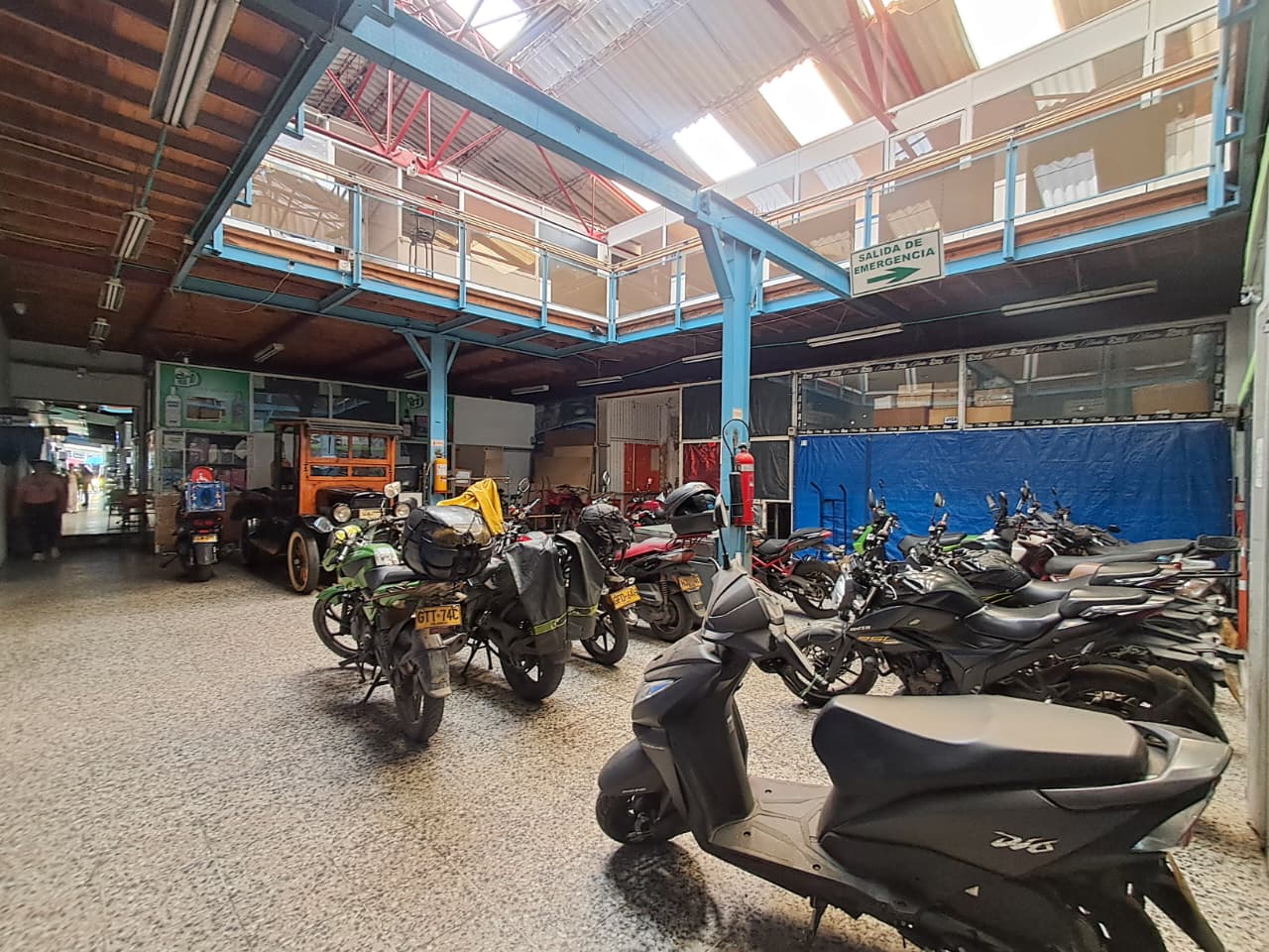 Hermosa Bodega En Arriendo En El Ricaurte