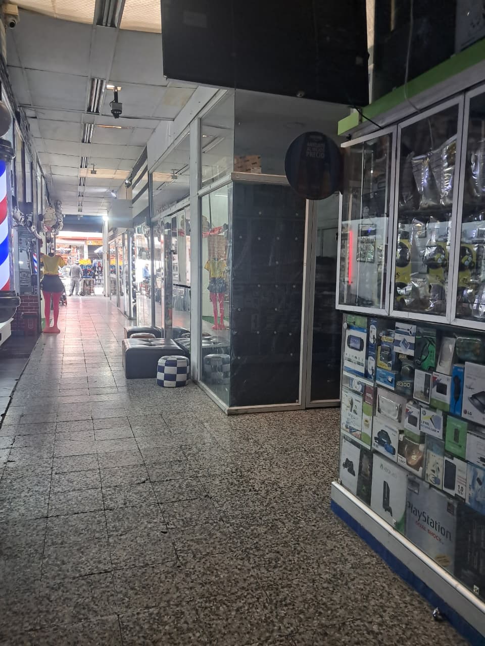 Hermosa Bodega En Arriendo En El Ricaurte