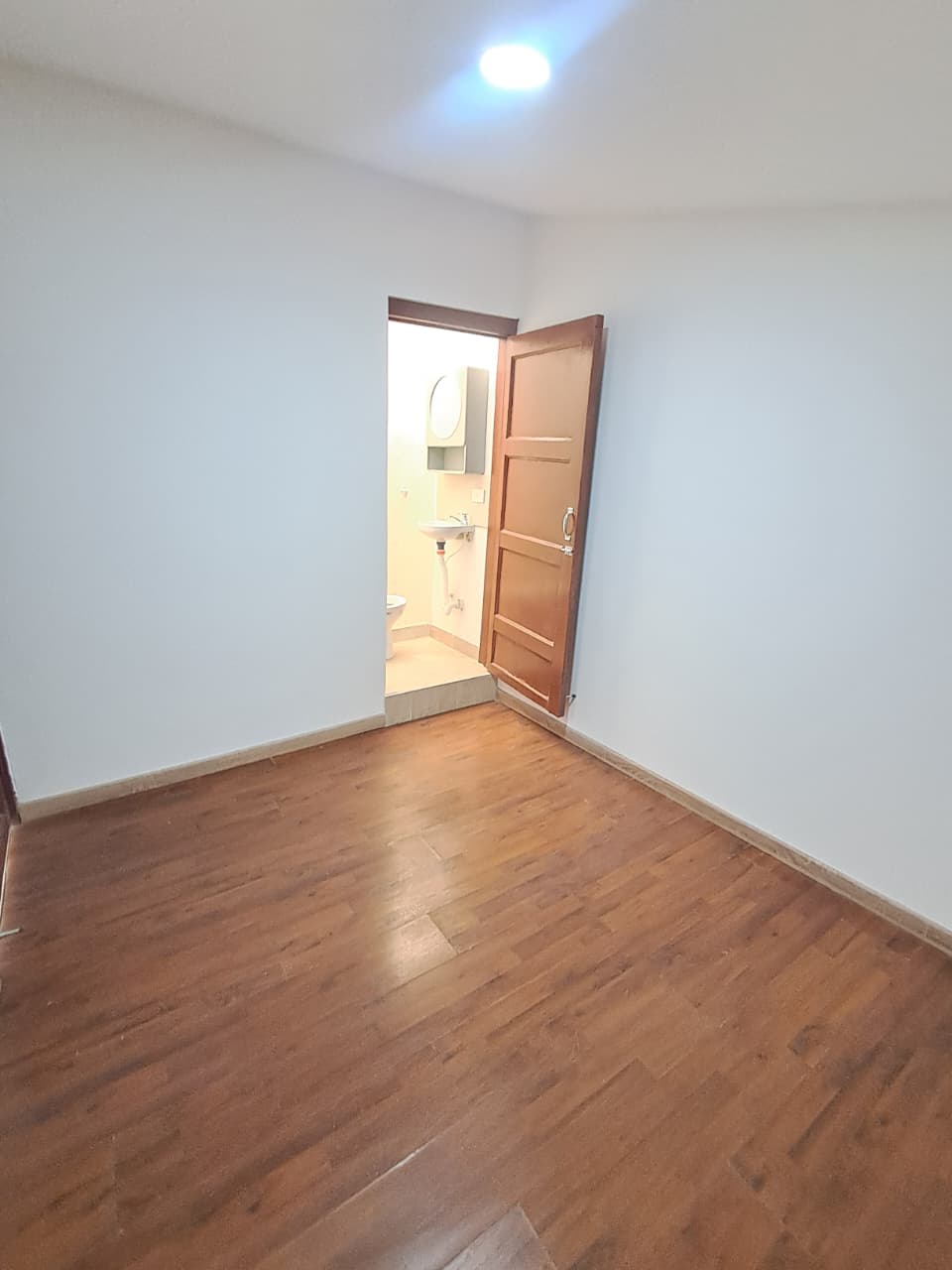 Oportunidad de Inversión Estratégica en Chapinero Casa Rentable de 3 Pisos
