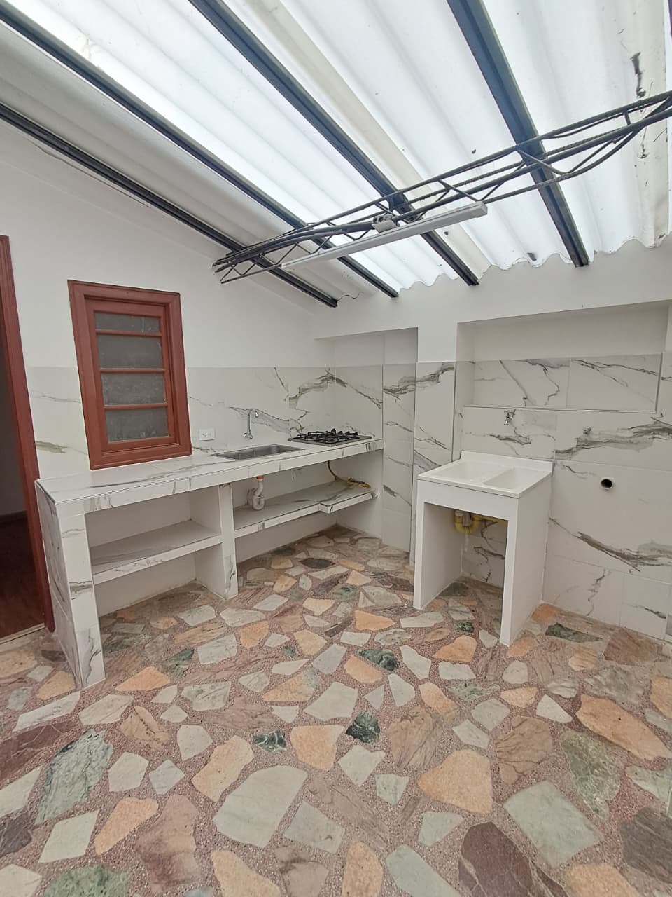 Oportunidad de Inversión Estratégica en Chapinero Casa Rentable de 3 Pisos