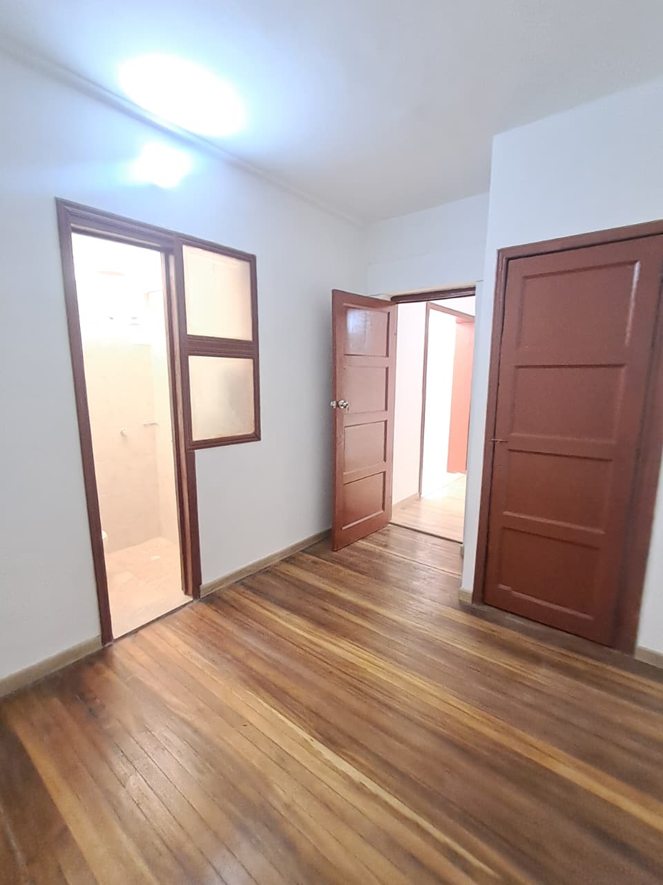 Oportunidad de Inversión Estratégica en Chapinero Casa Rentable de 3 Pisos