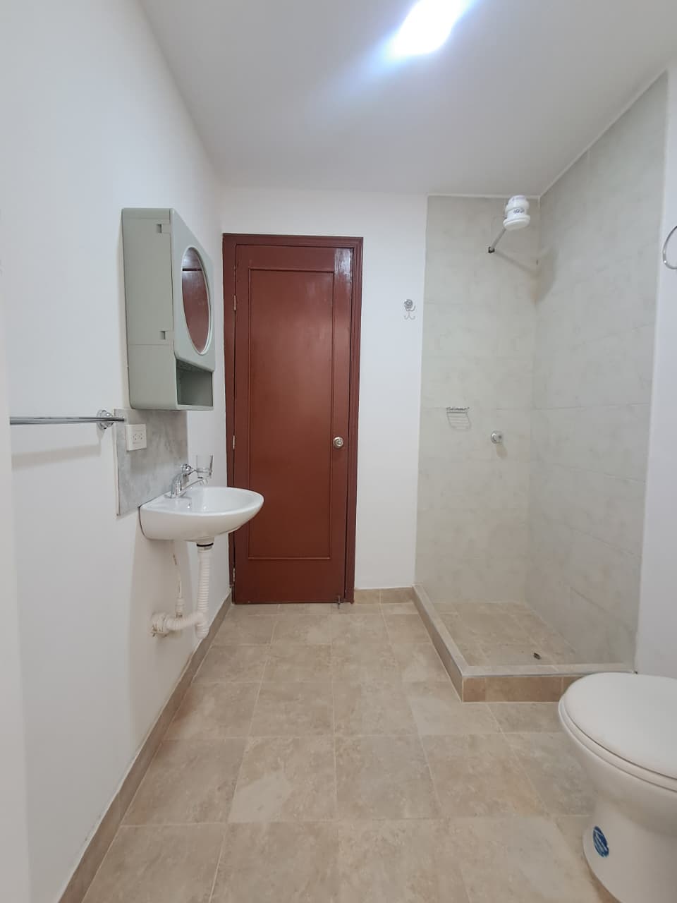 Oportunidad de Inversión Estratégica en Chapinero Casa Rentable de 3 Pisos