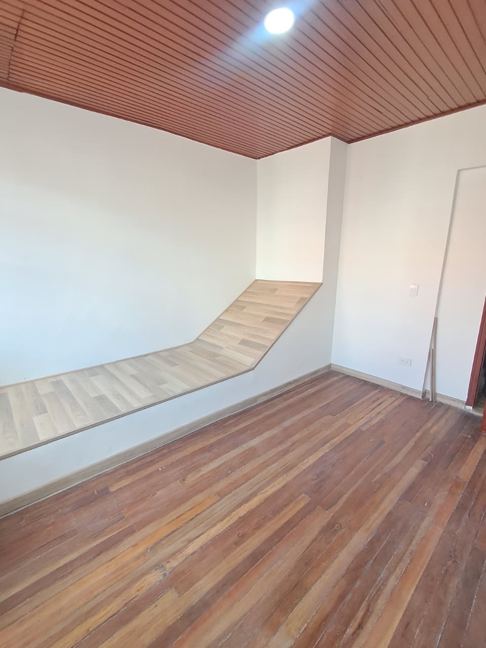 Oportunidad de Inversión Estratégica en Chapinero Casa Rentable de 3 Pisos