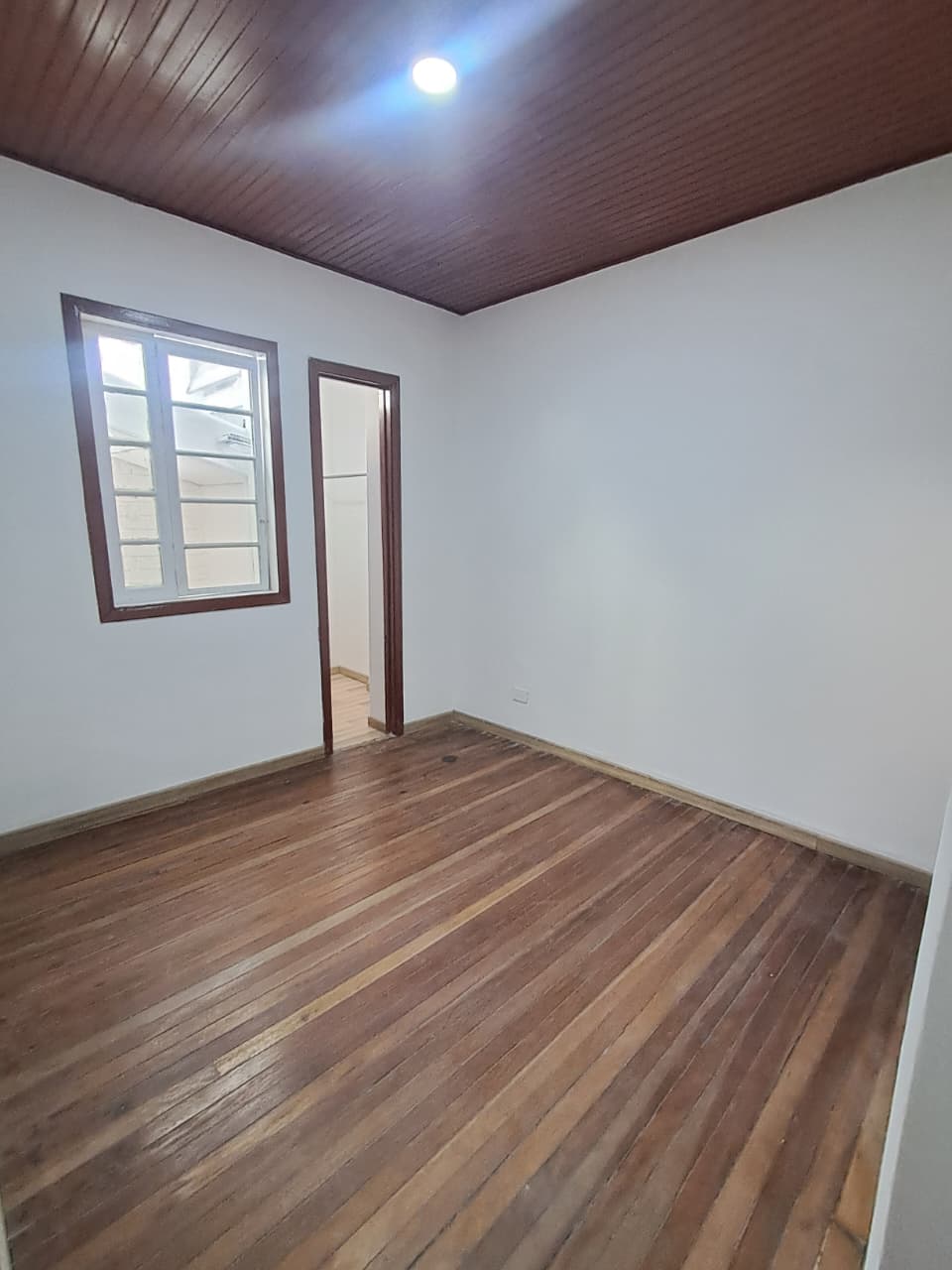 Oportunidad de Inversión Estratégica en Chapinero Casa Rentable de 3 Pisos