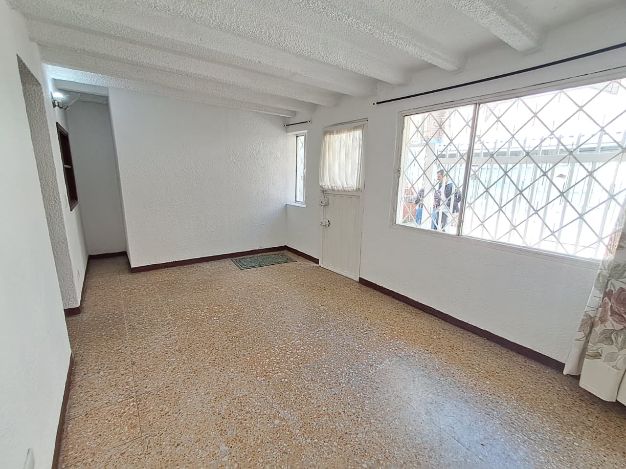 PRECIOSA CASA EN ENGATIVA