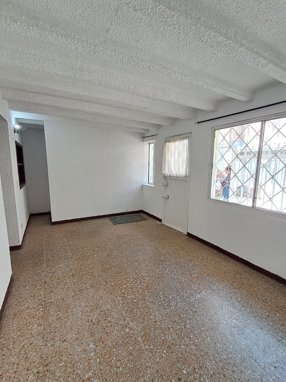 PRECIOSA CASA EN ENGATIVA