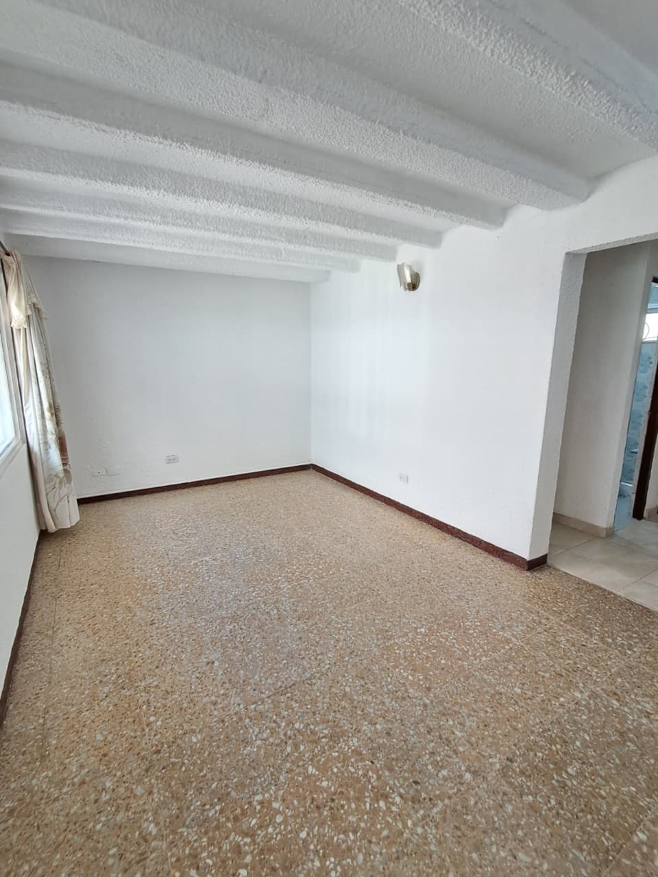 PRECIOSA CASA EN ENGATIVA