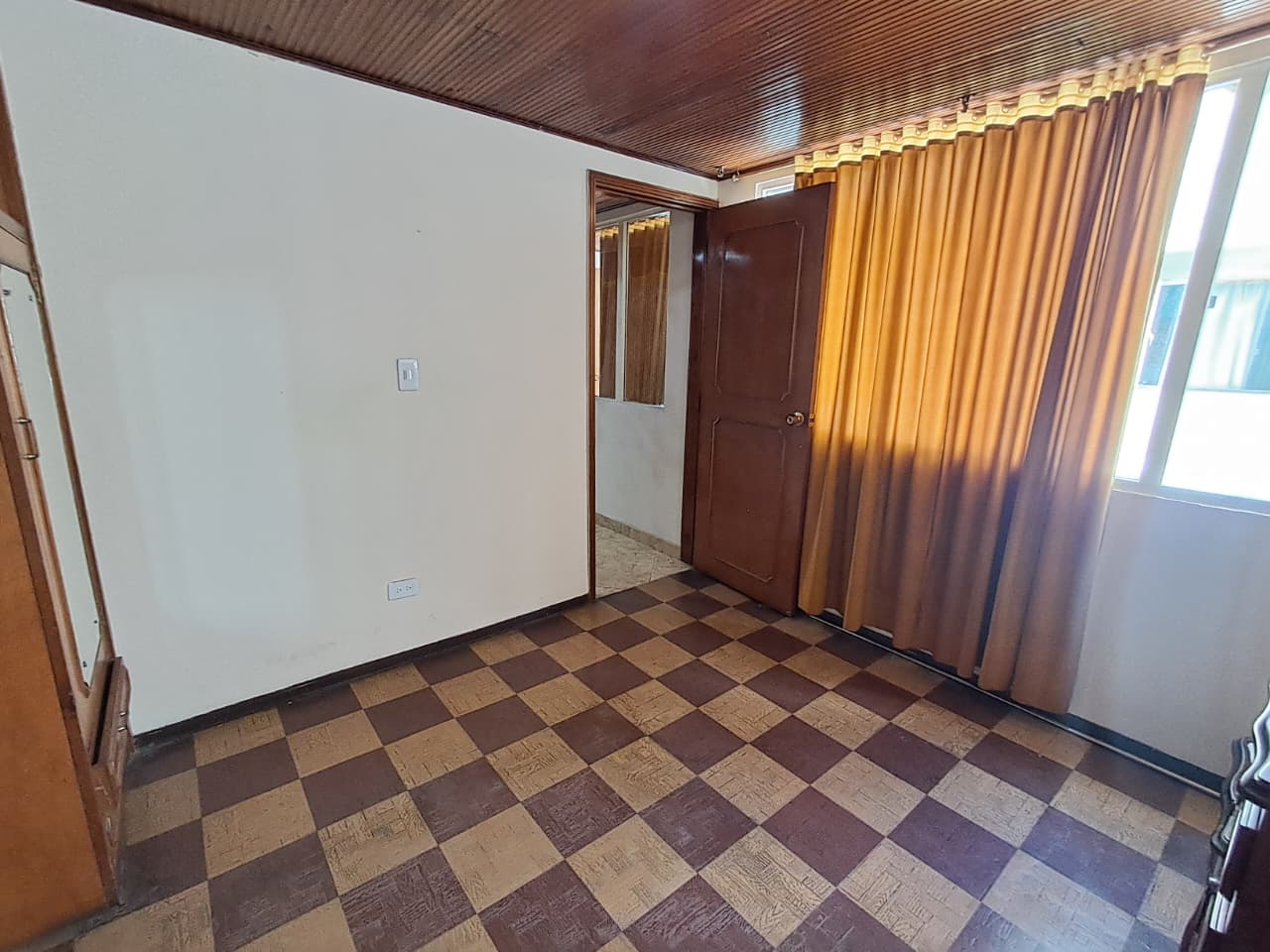 PRECIOSA CASA EN ENGATIVA