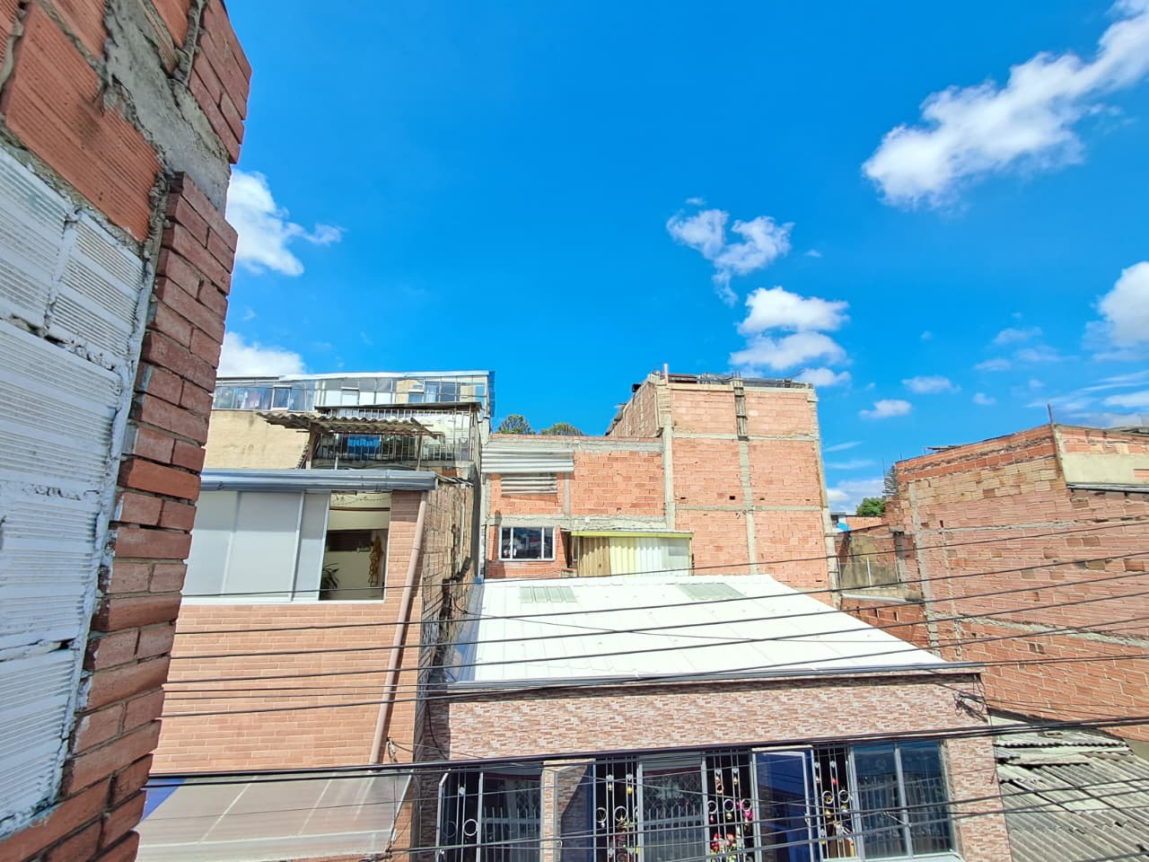 PRECIOSA CASA EN ENGATIVA