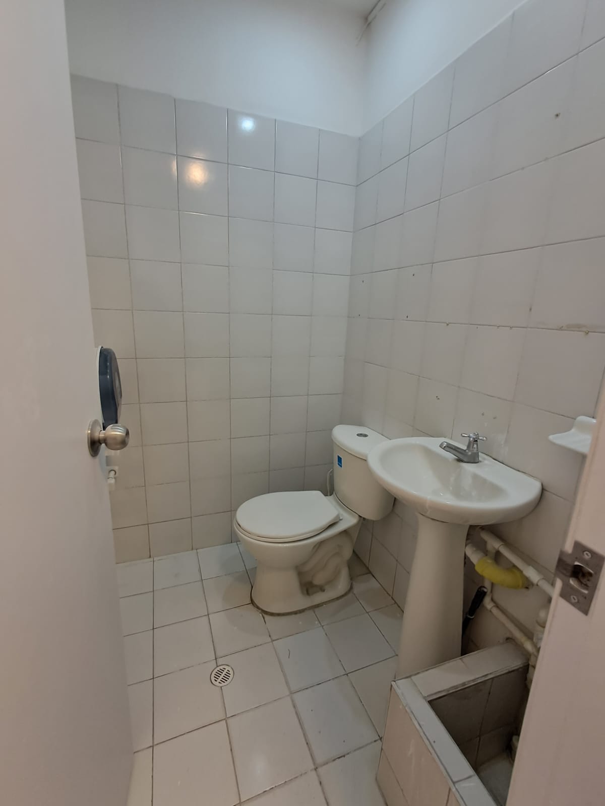 Hermoso Local En Venta En Colina