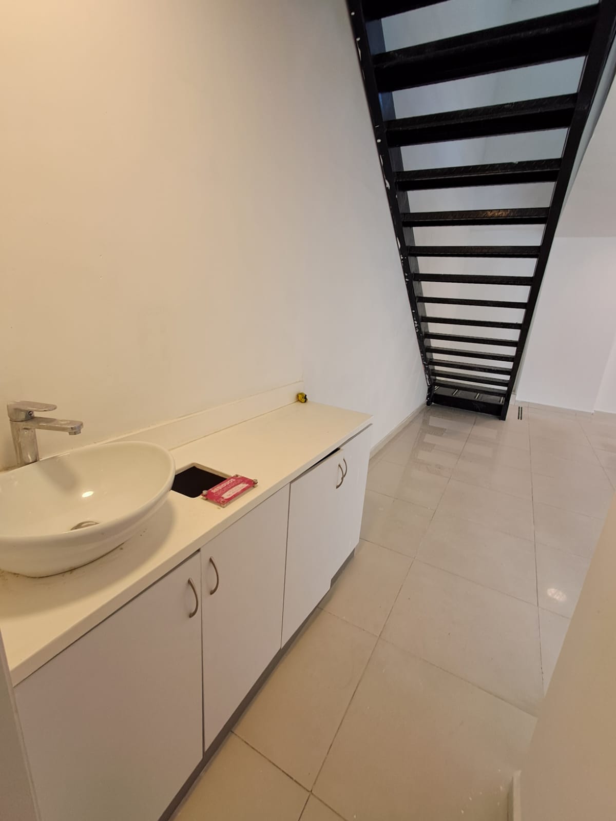 Hermoso Local En Arriendo En Colina