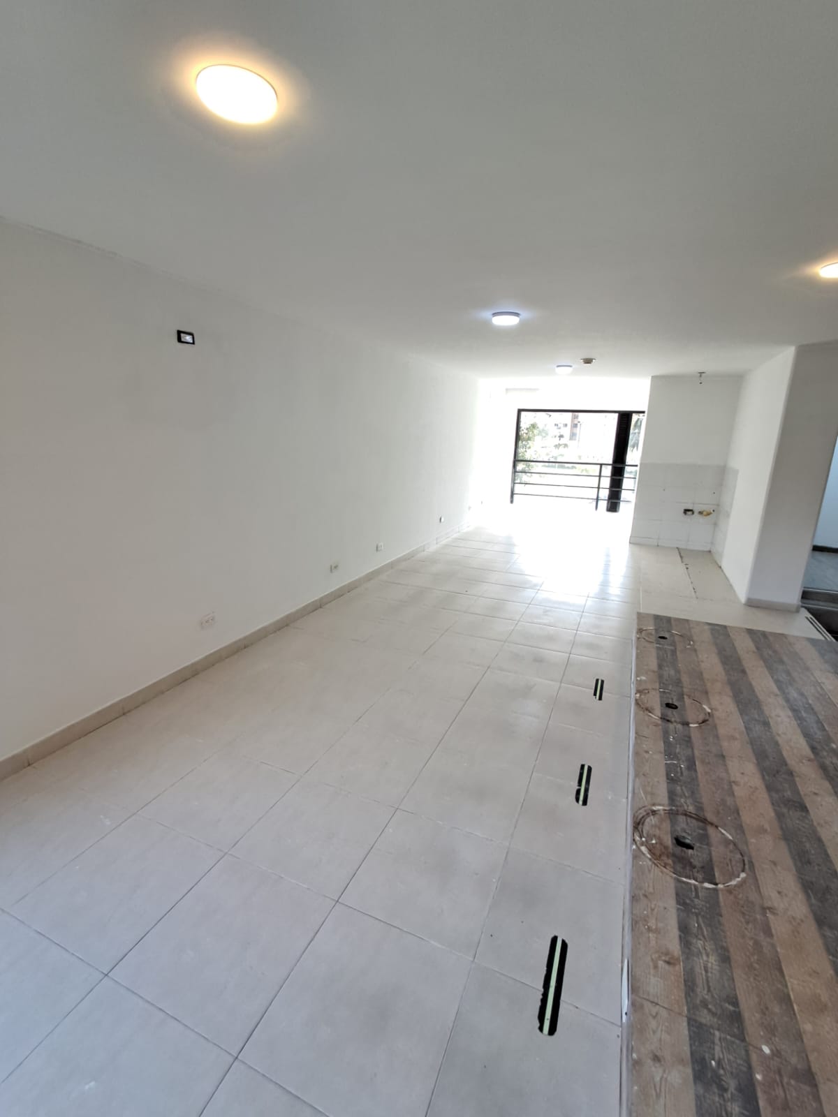 Hermoso Local En Arriendo En Colina