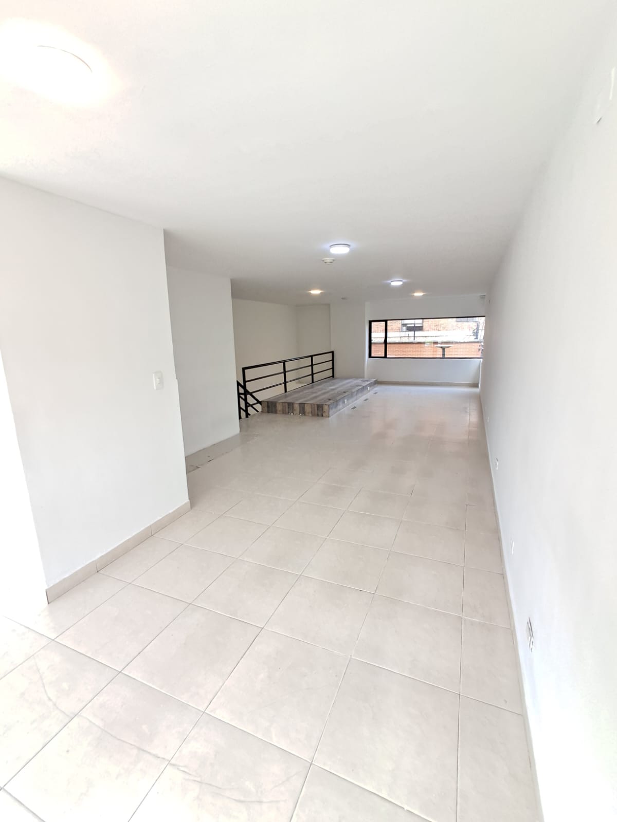 Hermoso Local En Venta En Colina