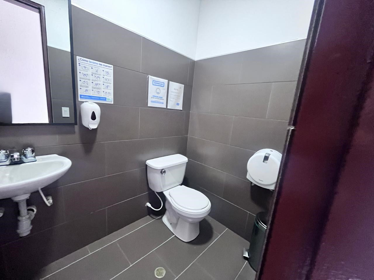 Hermosa Oficina En Arriendo