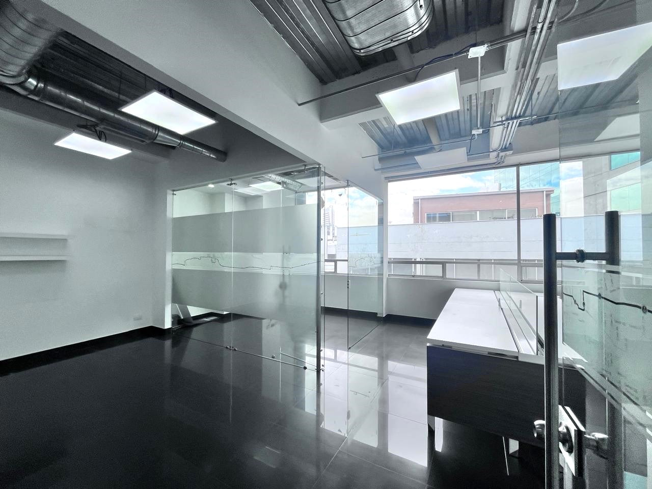 Hermosa Oficina En Arriendo