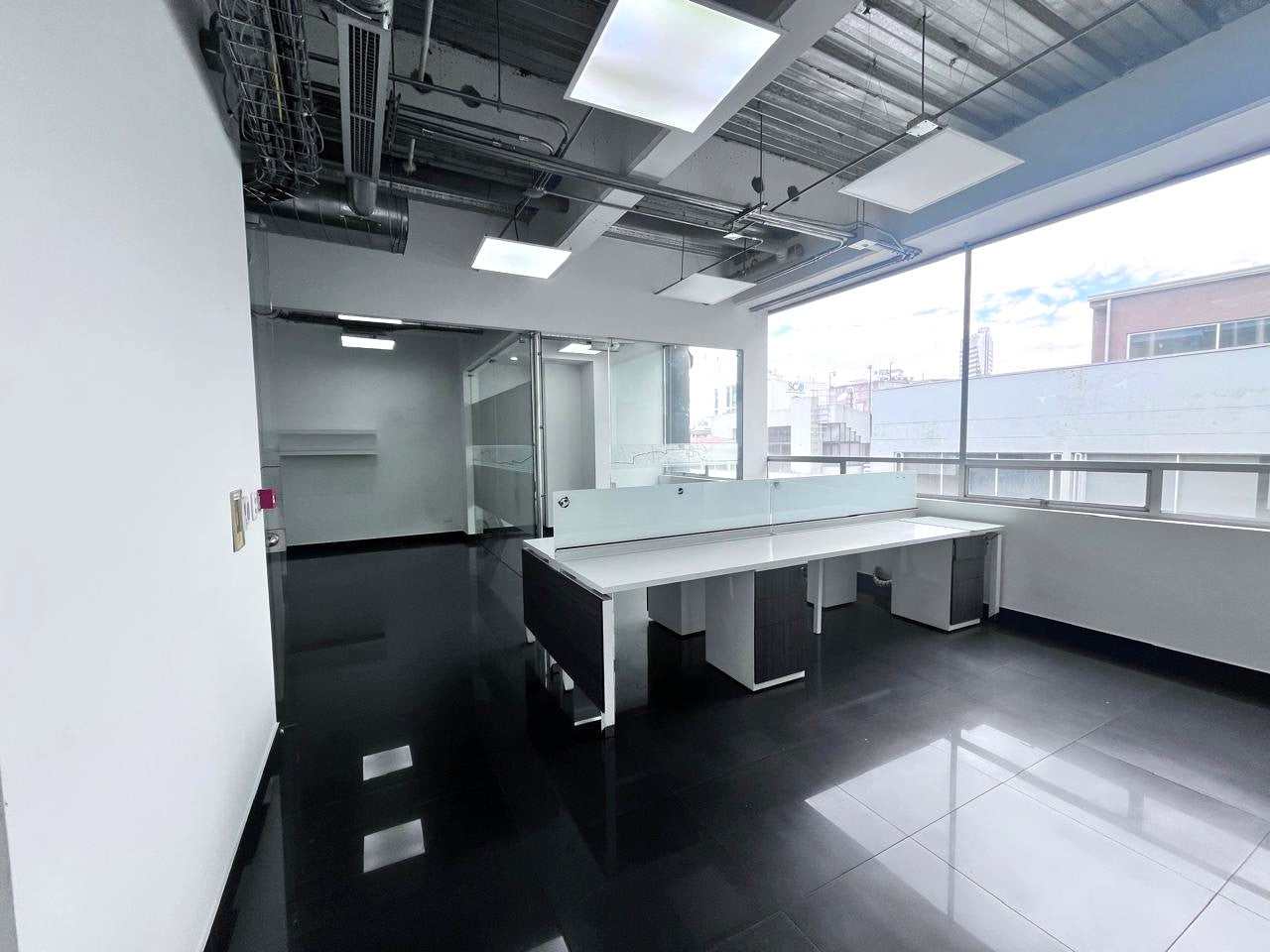 Hermosa Oficina En Arriendo