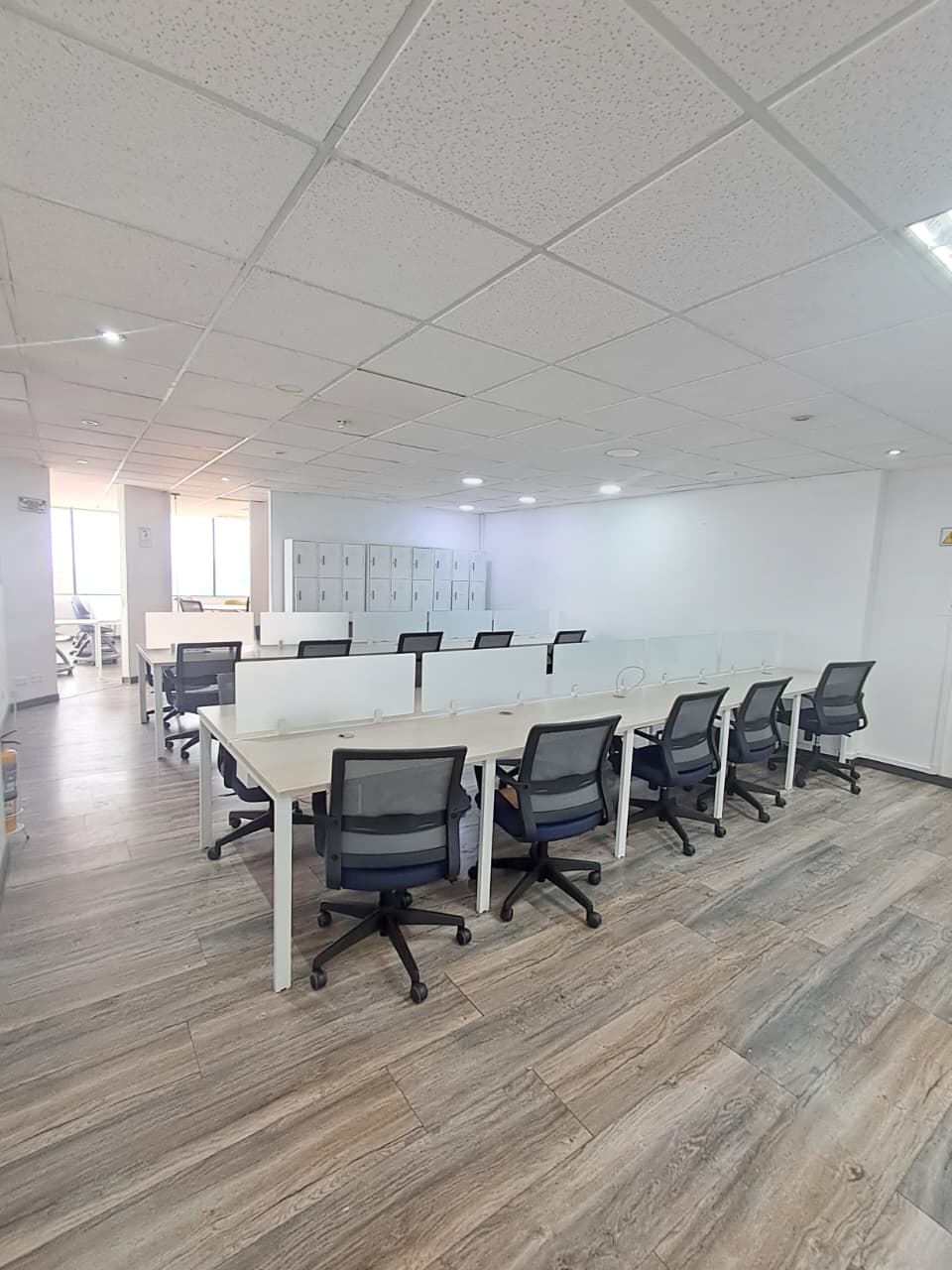 Espectacular Consultorio O Oficina amoblada en arriendo en North Point