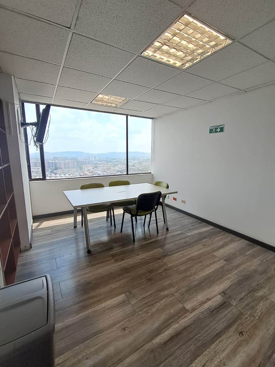 Espectacular Consultorio O Oficina amoblada en arriendo en North Point