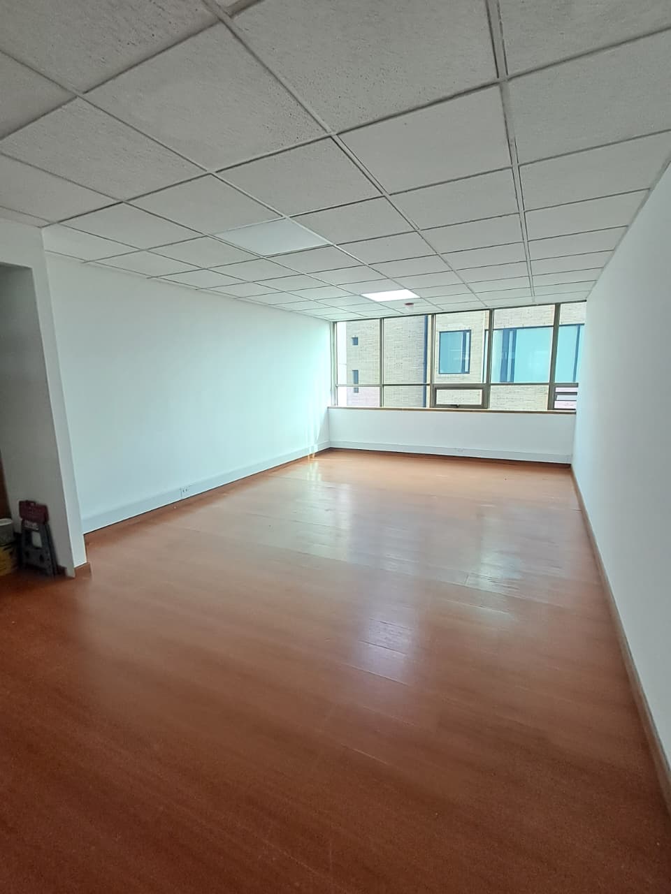 Amplia Oficina En Arriendo En La Cabrera