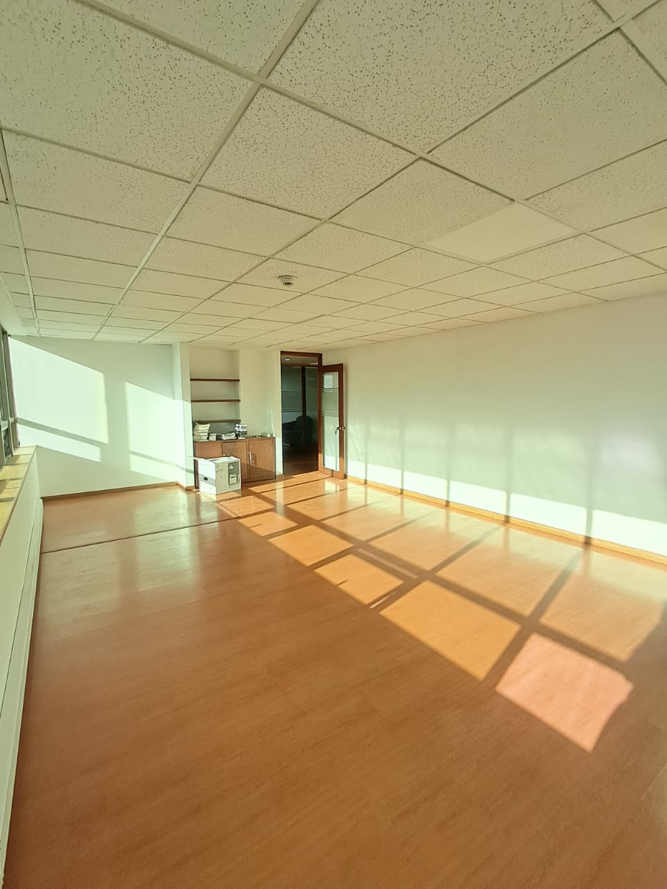 Amplia Oficina En Arriendo En La Cabrera