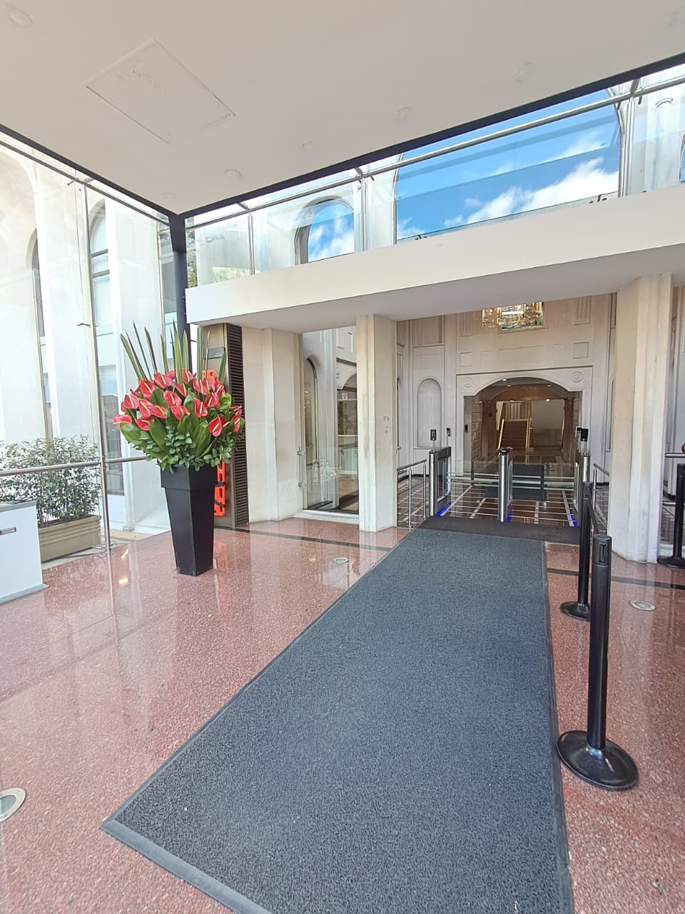 Amplia Oficina En Arriendo En La Cabrera
