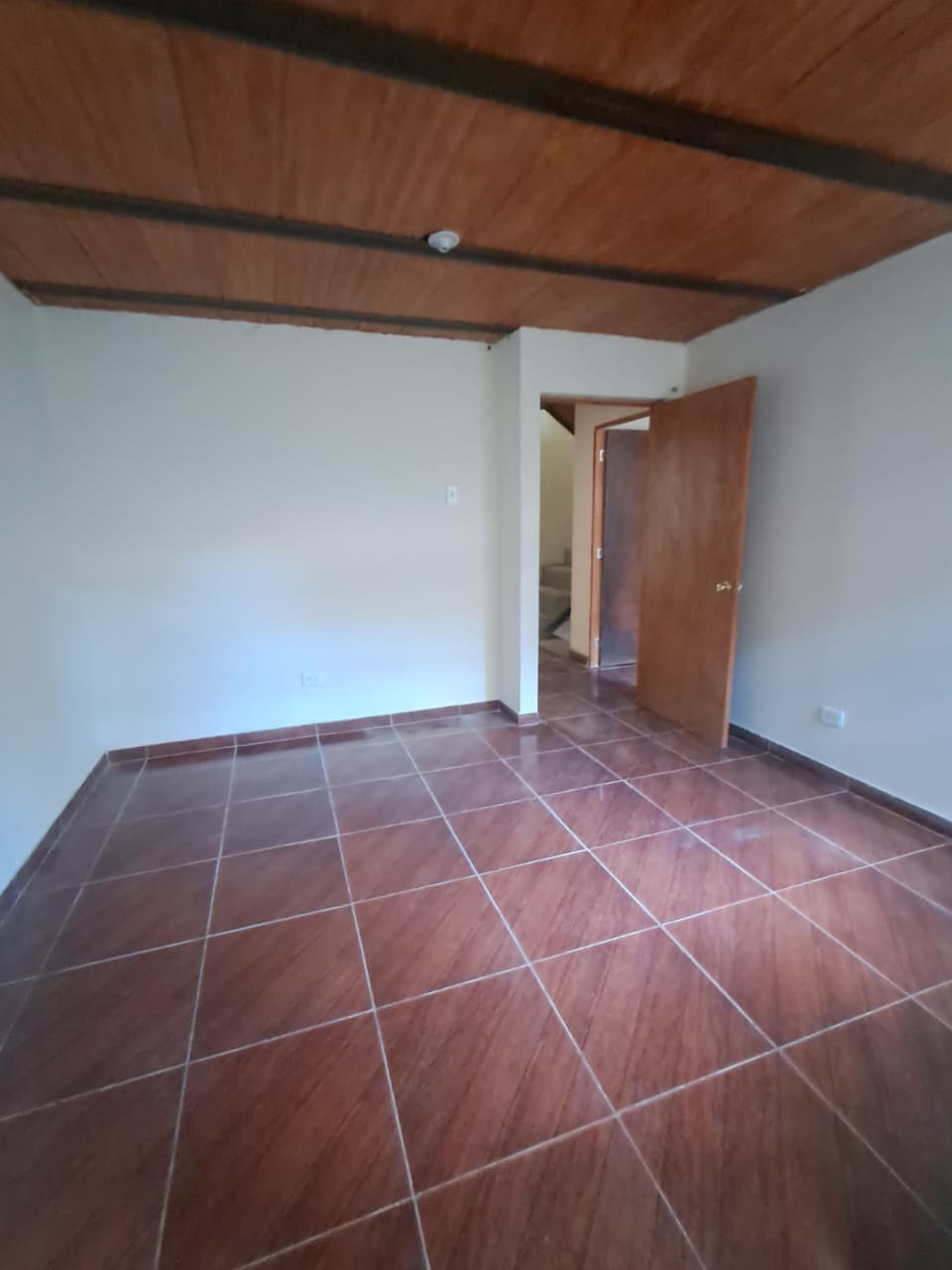 Amplia Casa En Arriendo En Las Cruces