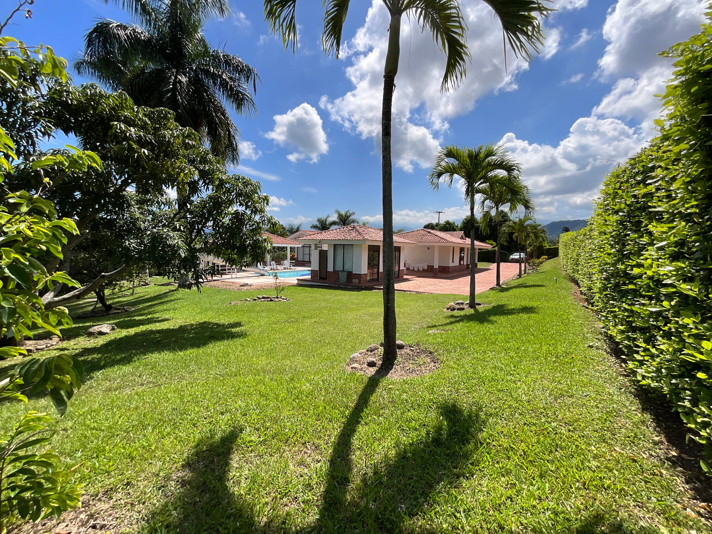 HERMOSA CASA CAMPESTRE EN LA MESA